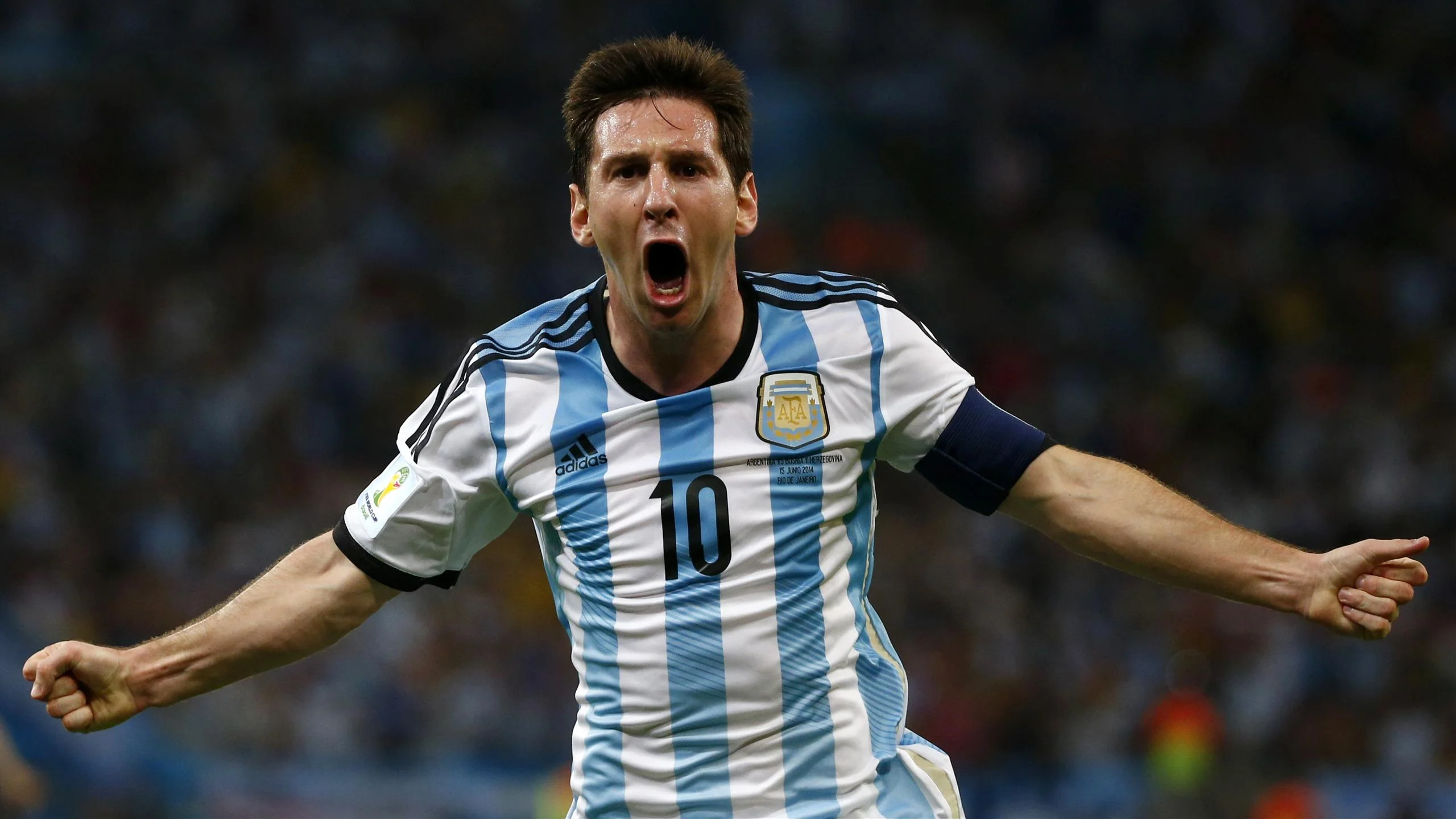 Lionel Messi high definition pictures in Argentina team jersey
