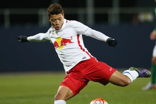 Hee-Chan Hwang football player