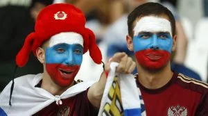 Russia fans ready with colorfull face to cheer home country in world cup